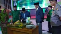 Ketua PBNU Beri ki Nasi Tumpeng Pertama Kepada Gubernur Sulsel