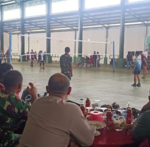 Sinergitas TNI-Polri, Satlantas Polres Gowa  Hadiri Acara Turnamen Bola Voli Danden Markas Cup