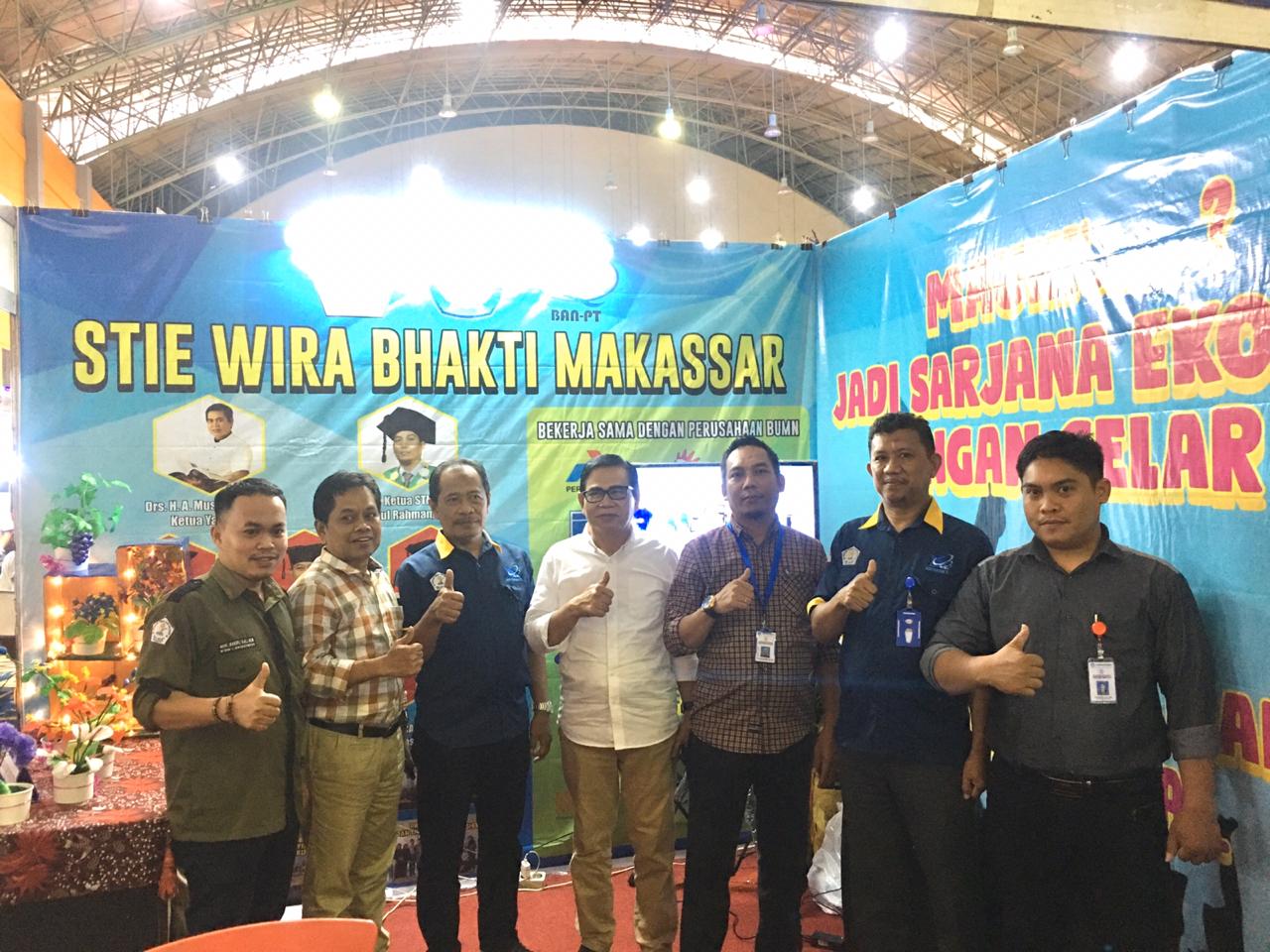 Andi Mustaman Kunjungi Stand STIE Wira Bhakti di Hari Terakhir Sulawesi Education Expo