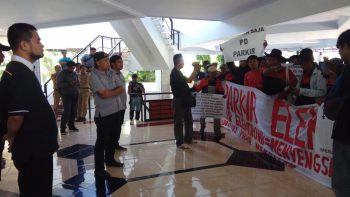 Demo di DPRD Makassar, Jukir Desak Kejati Usut Kasus Korupsi di PD Parkir