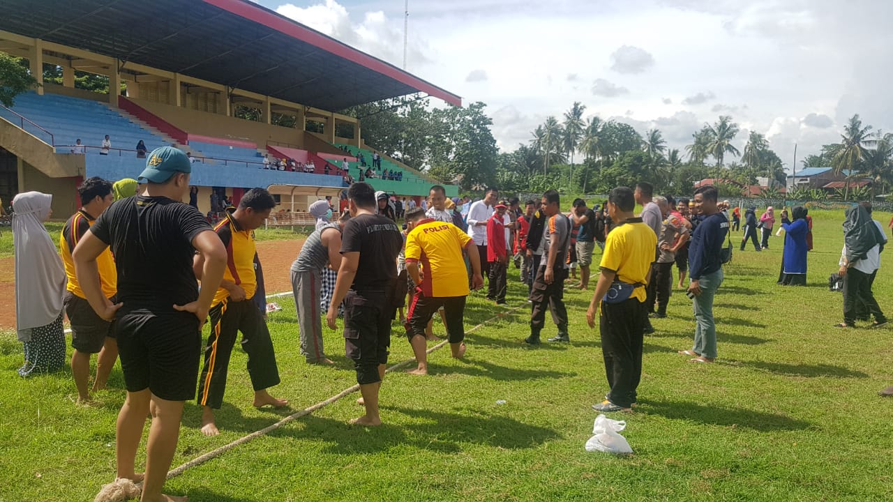 Hut ke-60 Kabupaten Pinrang, Polres Pinrang Raih Juara 1 Lomba Tarik Tambang