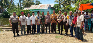 Kapolres Pangkep Dan Rombongan Mendapat Apresiasi Dari Kepala Desa Tamangapa Kecamatan Marang