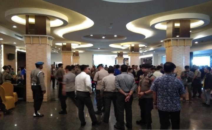 Kongres PAN Ricuh, Polisi Tingkatkan Keamanan di Depan Pintu Masuk Ruang Sidang
