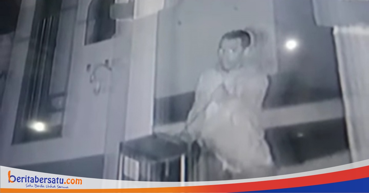 Pencuri Kotak Amal di Tanah Batue Bone Terekam CCTV