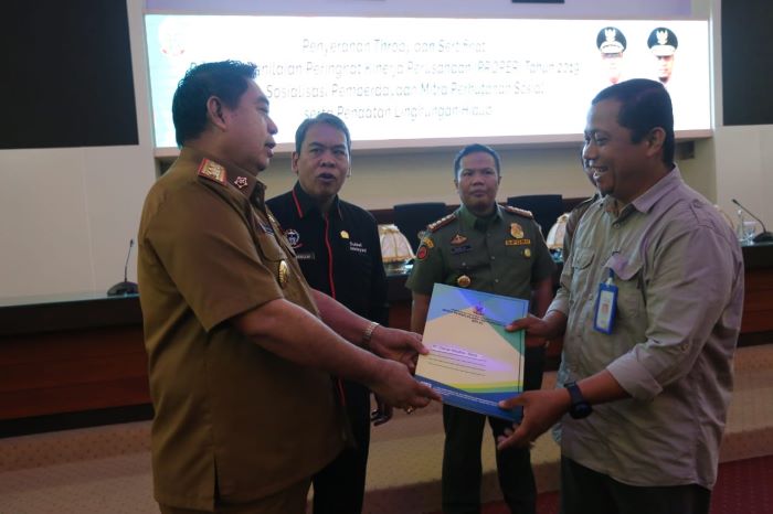 PT Vale Indonesia dan Puluhan Perusahaan se-Sulsel Terima Trophy dan Sertifikat Proper