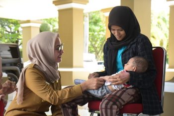 Temui Gaisan, Bayi dari Peserta Tes CPNS, IDP Doakan Semoga Ibunya Lulus