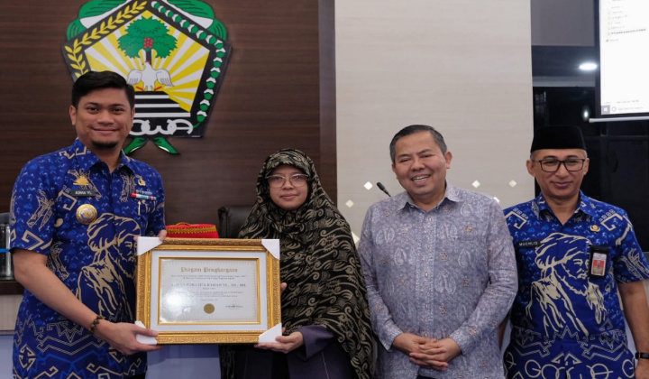 UPT Bank Sampah Pertama di Indonesia, Gowa Kembali Terima Penghargaan