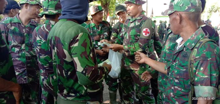 Anggota TNI di Lokasi TMMD Takalar Disuplai Vitamin