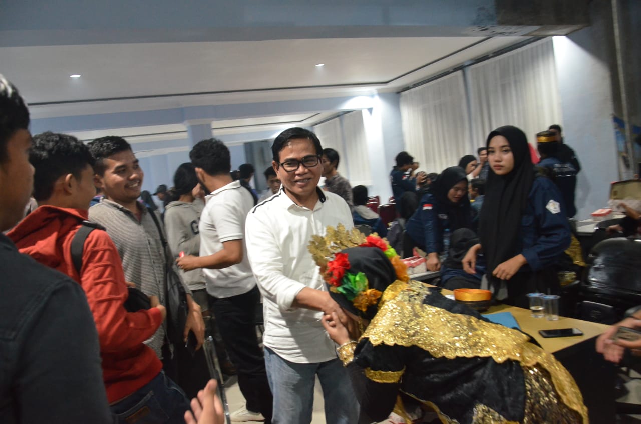 Foto : Andi Mustaman Hadiri Pelantikan Pengurus DPK Kepmi Bone La Tenritappu STIE Wira Bhakti Makassar