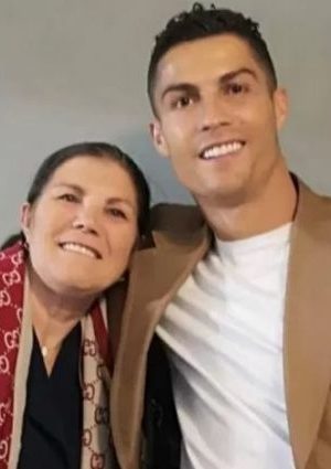 Ibunya Alami Stroke, Cristiano Ronaldo Pulang ke Portugal