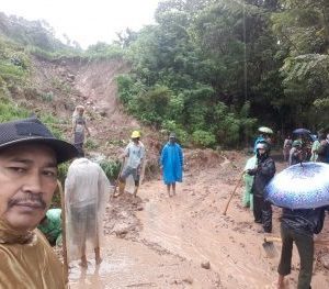 Kampung Datara di Kecamatan Tinggimoncong Gowa Tertimbun Longsor