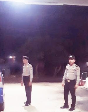 Kanit Sabhara Polsek Anggeraja Polres Enrekang Bersama Anggota Patroli di Pertamina