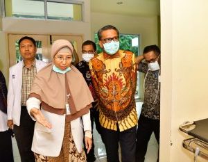 Nurdin Abdullah Ingatkan Masyarakat Jangan Panik Hadapi Virus Corona Nurdin Abdullah Ingatkan Masyarakat Jangan Panik Hadapi Virus Corona