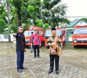 Pemprov Sulsel Berikan Tiga Unit Mobil Damkar untuk Pemda Enrekang