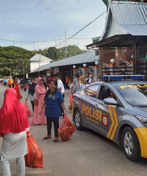 Polsek Enrekang Melakukan Pengawalan Jalan Santai di Kelurahan Juppandang